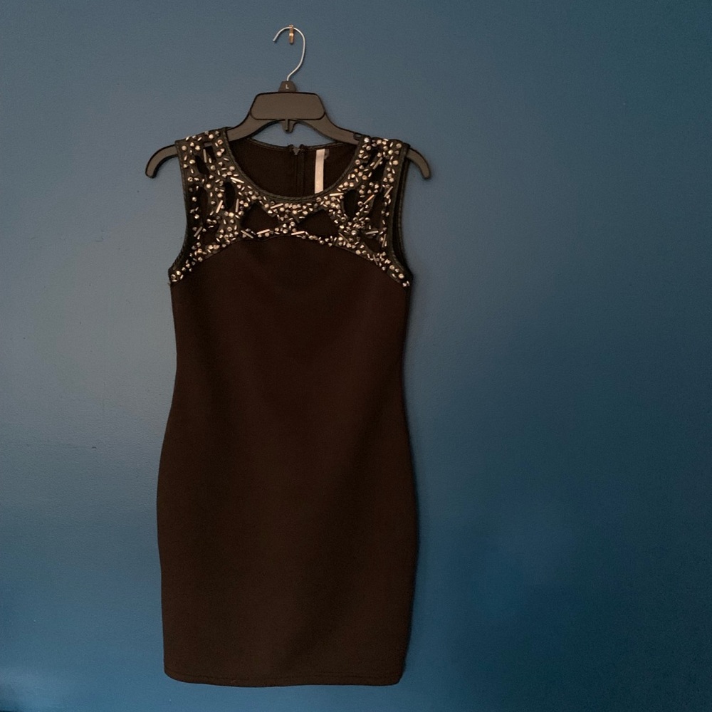 Blk sleeveless dress w silver embellish